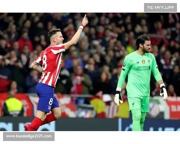 “马竞球迷客场高歌助威，西蒙尼场边指挥表情成表情包”